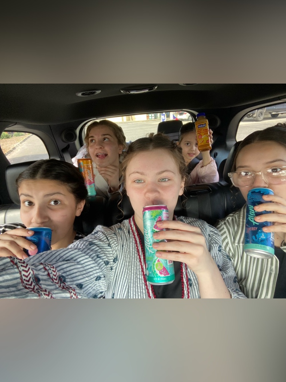 ・ᴍᴇᴇᴛ ᴍᴇ! ❥・